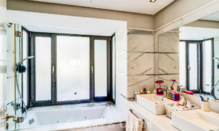 Prachtige, moderne, mediterrane villa te koop in een beveiligd exclusief complex op de Golden Mile van Marbella 784270 