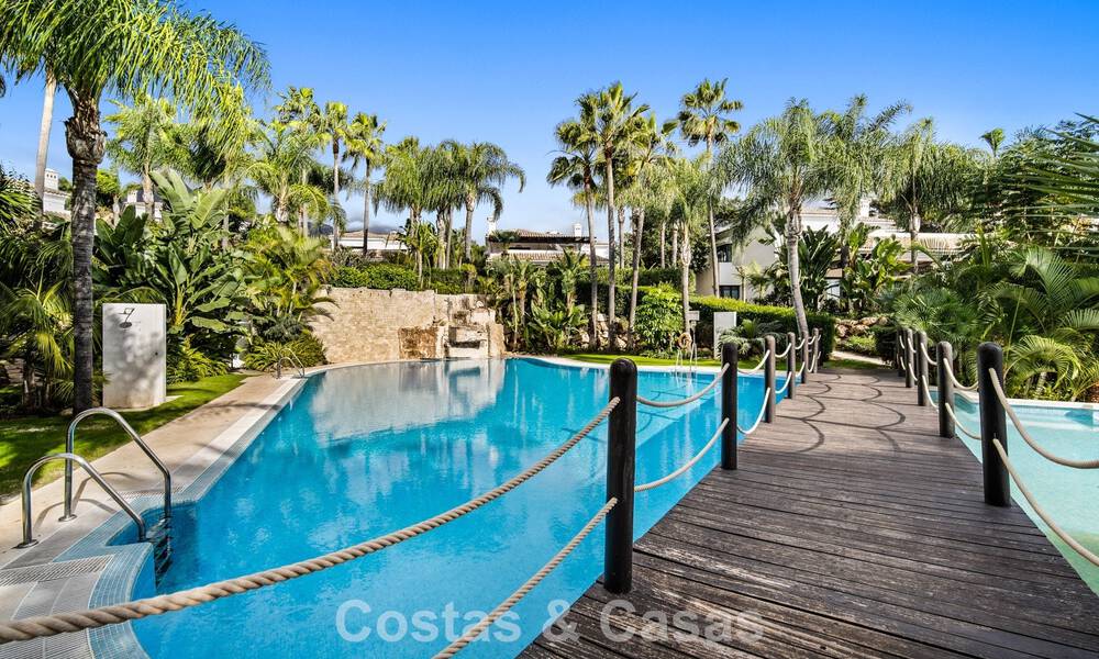 Prachtige, moderne, mediterrane villa te koop in een beveiligd exclusief complex op de Golden Mile van Marbella 784277