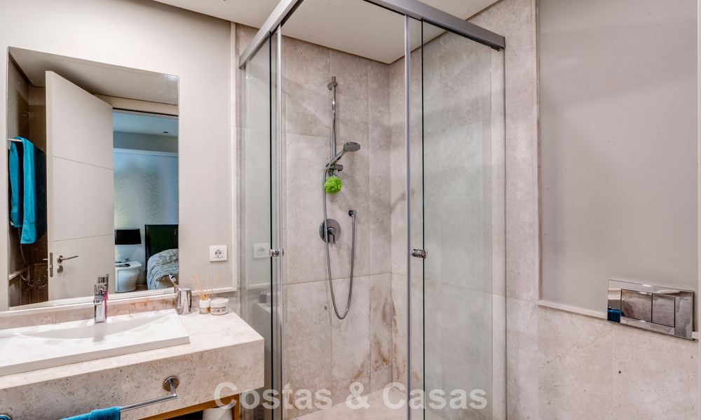 Prachtige, moderne, mediterrane villa te koop in een beveiligd exclusief complex op de Golden Mile van Marbella 784312