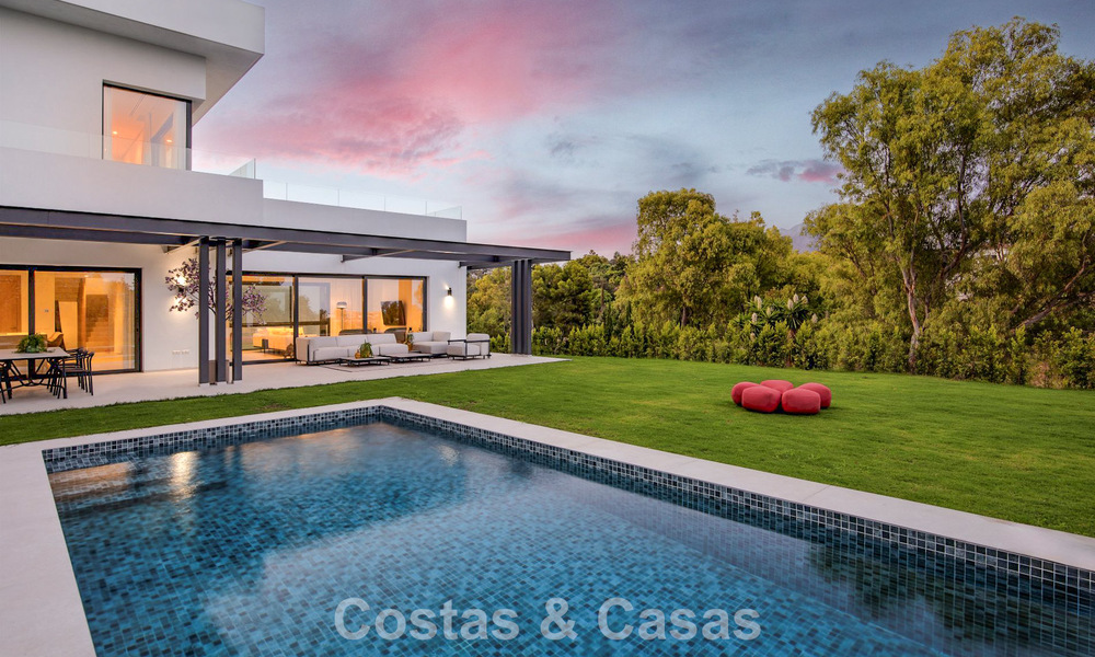 Contemporaine luxevilla te koop in de groene heuvels nabij San Pedro in Marbella - Benahavis 784321