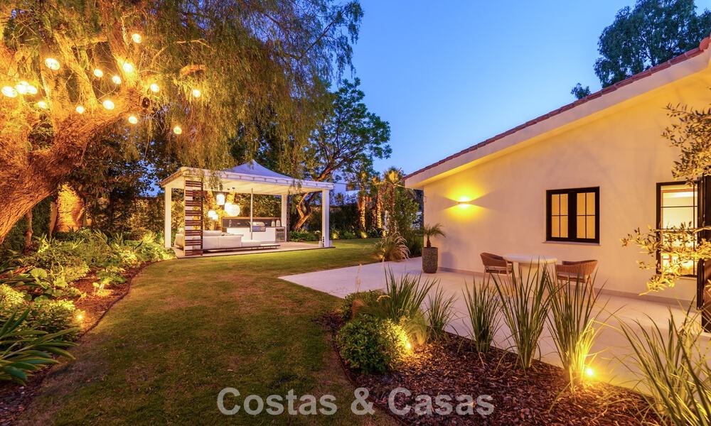 Exclusieve, gelijkvloerse villa te koop op een steenworp van het strand en voorzieningen in San Pedro en Puerto Banus, Marbella 784426