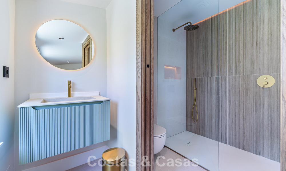 Exclusieve, gelijkvloerse villa te koop op een steenworp van het strand en voorzieningen in San Pedro en Puerto Banus, Marbella 784456