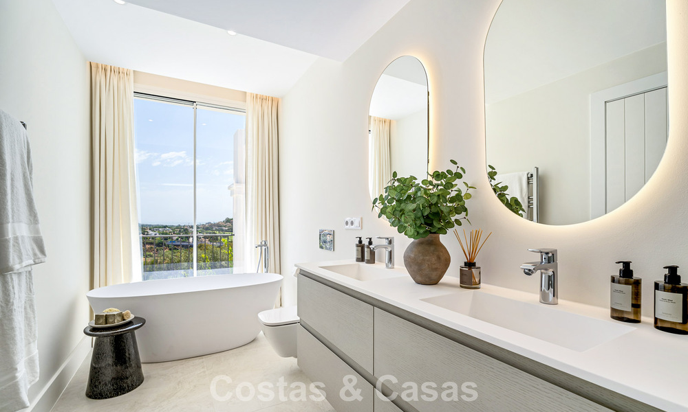 Schitterend gerenoveerd herenhuis te koop eerstelijns La Quinta golf in Marbella - Benahavis 784566