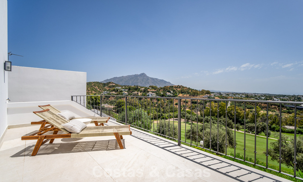 Schitterend gerenoveerd herenhuis te koop eerstelijns La Quinta golf in Marbella - Benahavis 784573