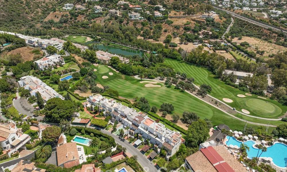 Schitterend gerenoveerd herenhuis te koop eerstelijns La Quinta golf in Marbella - Benahavis 784578