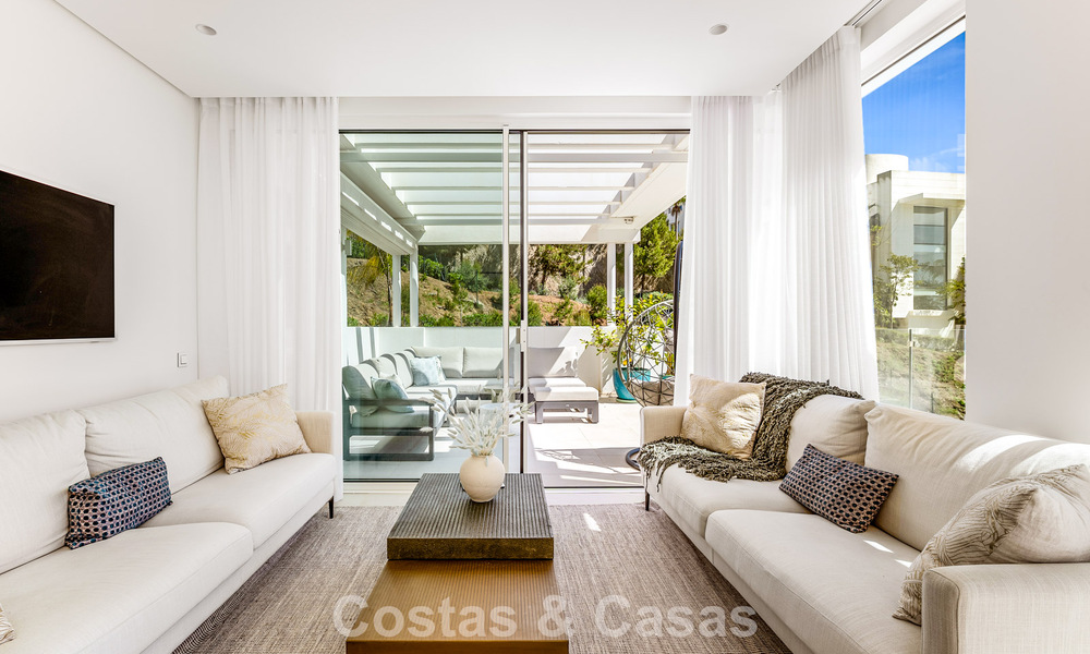 Contemporain luxe appartement met zeezicht te koop in een boutique complex nabij Marbella stad 784605