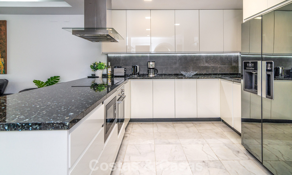 Luxueus appartement te koop in het toonaangevende Puente Romano resort op Marbella’s Golden Mile 784655