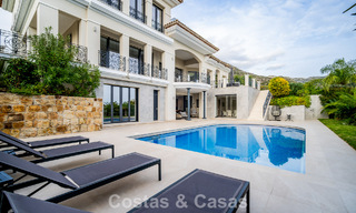 Indrukwekkende villa met authentieke architectuur en zeezicht te koop in Sierra Blanca op Marbella’s Golden Mile 784629 