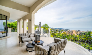 Indrukwekkende villa met authentieke architectuur en zeezicht te koop in Sierra Blanca op Marbella’s Golden Mile 784640 