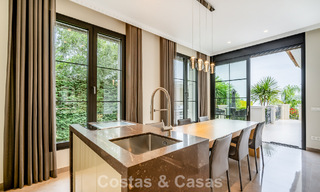Indrukwekkende villa met authentieke architectuur en zeezicht te koop in Sierra Blanca op Marbella’s Golden Mile 784644 