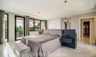 Indrukwekkende villa met authentieke architectuur en zeezicht te koop in Sierra Blanca op Marbella’s Golden Mile 784652 