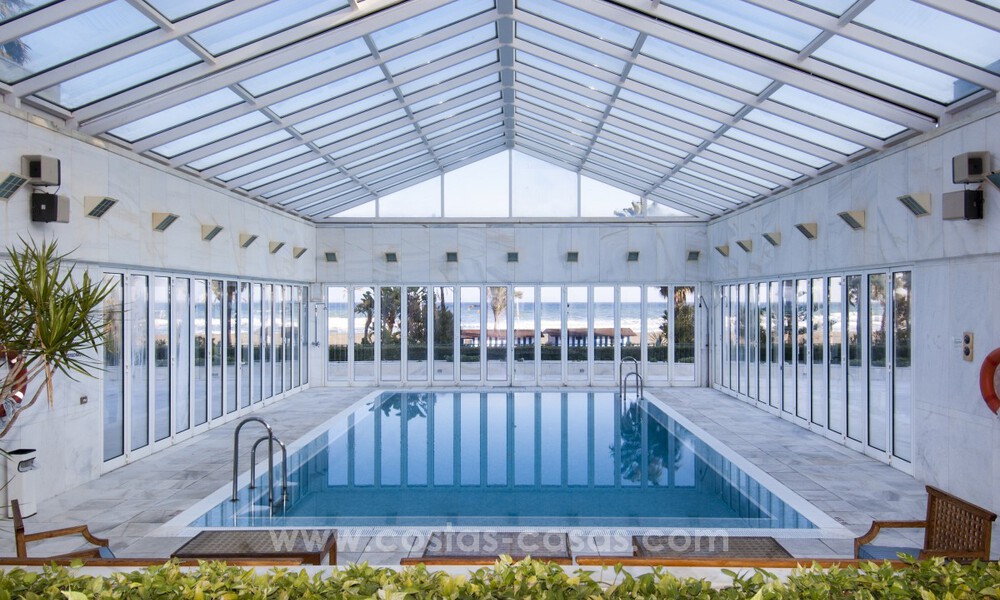 Penthouse te koop eerstelijnsstrand met schitterend zeezicht in Puerto Banus, Marbella 784784