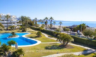 Penthouse te koop eerstelijnsstrand met schitterend zeezicht in Puerto Banus, Marbella 784787 