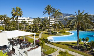 Penthouse te koop eerstelijnsstrand met schitterend zeezicht in Puerto Banus, Marbella 784788 