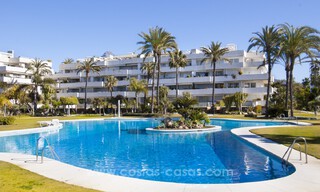 Penthouse te koop eerstelijnsstrand met schitterend zeezicht in Puerto Banus, Marbella 784789 