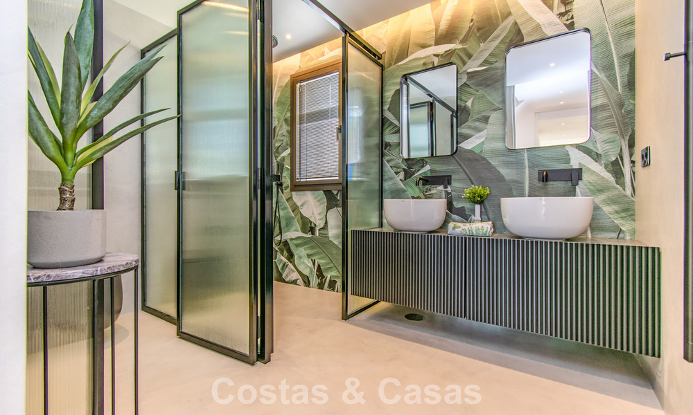 Hoogwaardig gerenoveerde strandwoning met prachtig zeezicht te koop op de Golden Mile van Marbella 784694