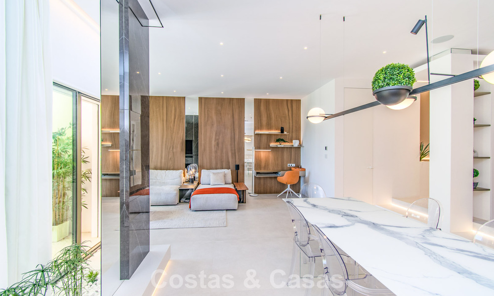 Hoogwaardig gerenoveerde strandwoning met prachtig zeezicht te koop op de Golden Mile van Marbella 784702