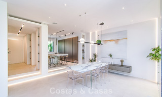 Hoogwaardig gerenoveerde strandwoning met prachtig zeezicht te koop op de Golden Mile van Marbella 784703 