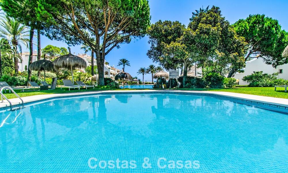 Hoogwaardig gerenoveerde strandwoning met prachtig zeezicht te koop op de Golden Mile van Marbella 784704