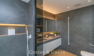 Hoogwaardig gerenoveerde strandwoning met prachtig zeezicht te koop op de Golden Mile van Marbella 784712 