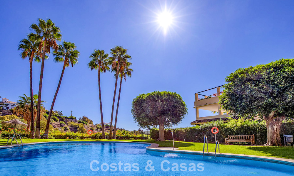 Lichtrijk 3-slaapkamer appartement te koop in La Quinta golfresort, Benahavis - Marbella 784722