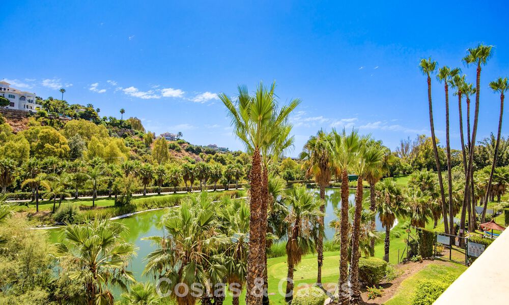 Lichtrijk 3-slaapkamer appartement te koop in La Quinta golfresort, Benahavis - Marbella 784741