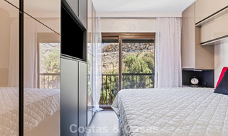 Gemoderniseerd luxe appartement met panoramische zeezicht te koop in Golfresort te Marbella - Benahavis 784836 