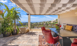 Gemoderniseerd luxe appartement met panoramische zeezicht te koop in Golfresort te Marbella - Benahavis 784840