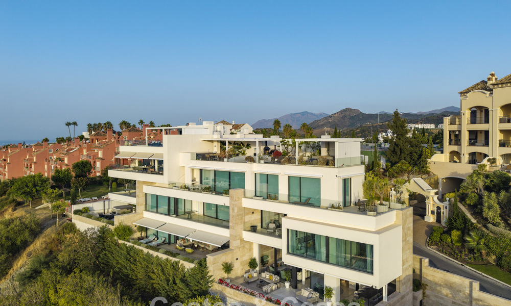 Duplex appartement met villa-allure te koop in een luxueus complex in La Quinta, Marbella - Benahavis 784890