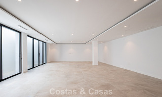 Modernistische gelijkvloerse luxevilla te koop, in Nueva Andalucia, Marbella 799815 