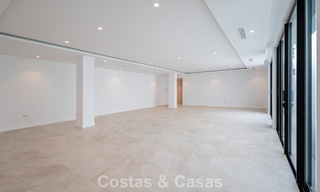 Modernistische gelijkvloerse luxevilla te koop, in Nueva Andalucia, Marbella 799816 