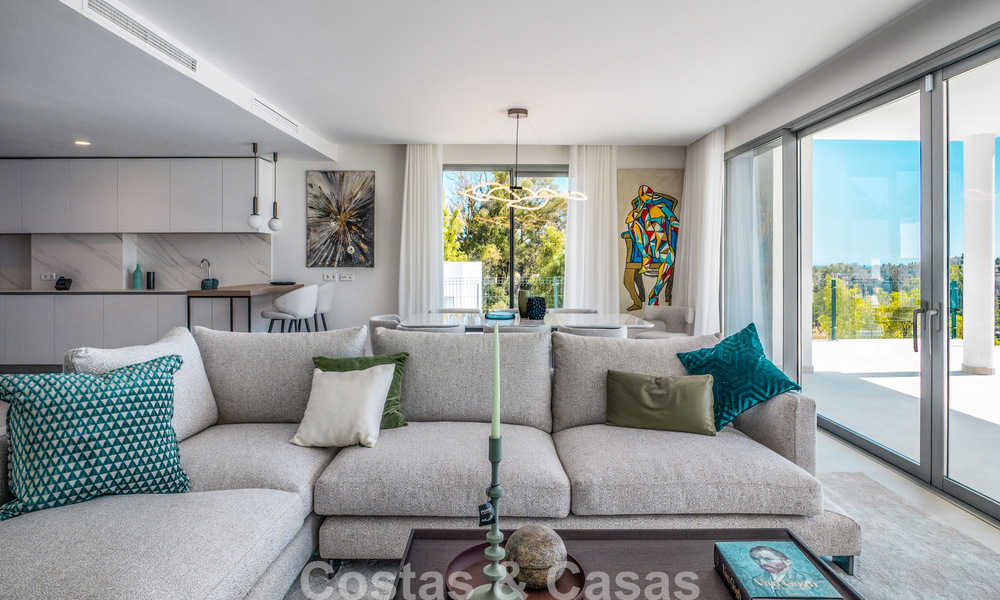 Halfvrijstaande luxevilla met golf-, berg- en zeezicht te koop dicht bij voorzieningen in Guadalmina en San Pedro, Marbella 784898