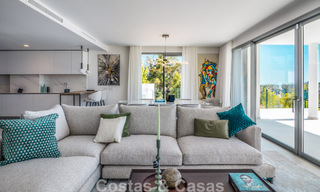 Halfvrijstaande luxevilla met golf-, berg- en zeezicht te koop dicht bij voorzieningen in Guadalmina en San Pedro, Marbella 784898 