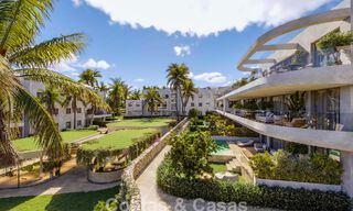 Innovatieve off-plan appartementen te koop op loopafstand van voorzieningen en het strand in Estepona, Costa de Sol 784924 