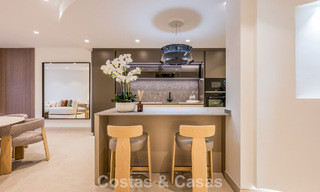 Luxe penthouse met zeezicht te koop in een gated strandcomplex op de New Golden Mile tussen Marbella en Estepona 785028 