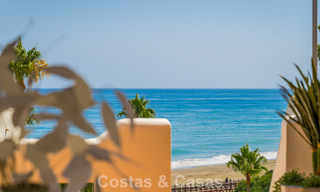 Luxe penthouse met zeezicht te koop in een gated strandcomplex op de New Golden Mile tussen Marbella en Estepona 785041 