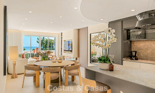 Luxe penthouse met zeezicht te koop in een gated strandcomplex op de New Golden Mile tussen Marbella en Estepona 785055 