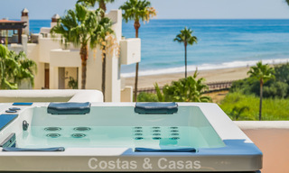 Luxe penthouse met zeezicht te koop in een gated strandcomplex op de New Golden Mile tussen Marbella en Estepona 785063 