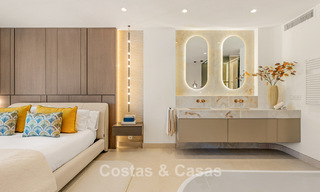 Luxe penthouse met zeezicht te koop in een gated strandcomplex op de New Golden Mile tussen Marbella en Estepona 785069 