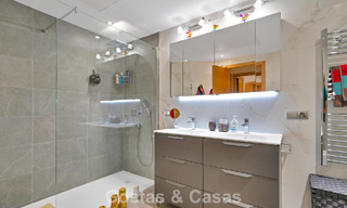 Instapklaar, 3-slaapkamer appartement te koop met zicht op de tuin en de zee in Los Flamingos Golf Resort in Marbella - Benahavis 785076 