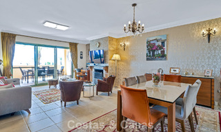 Instapklaar, 3-slaapkamer appartement te koop met zicht op de tuin en de zee in Los Flamingos Golf Resort in Marbella - Benahavis 785085 