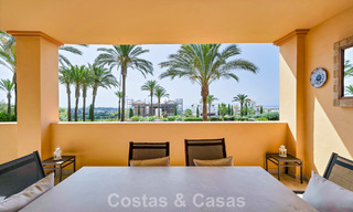 Instapklaar, 3-slaapkamer appartement te koop met zicht op de tuin en de zee in Los Flamingos Golf Resort in Marbella - Benahavis 785090 