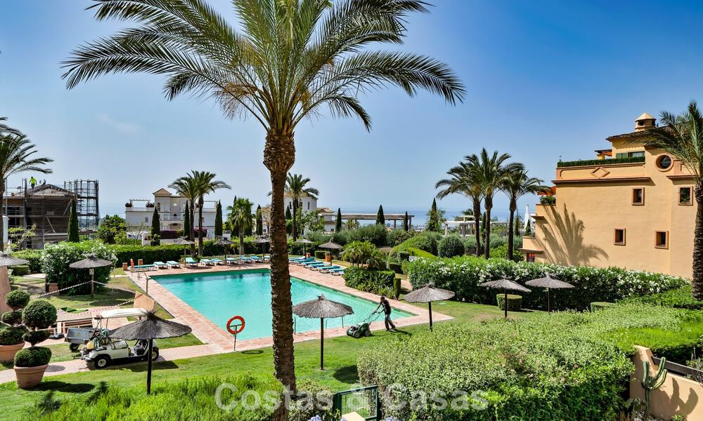 Instapklaar, 3-slaapkamer appartement te koop met zicht op de tuin en de zee in Los Flamingos Golf Resort in Marbella - Benahavis 785093