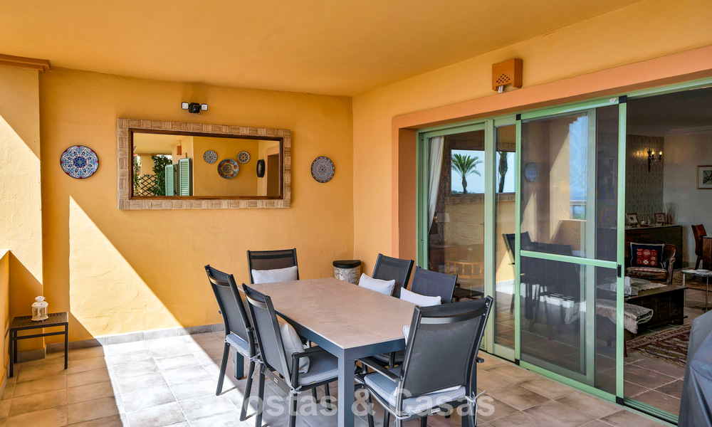 Instapklaar, 3-slaapkamer appartement te koop met zicht op de tuin en de zee in Los Flamingos Golf Resort in Marbella - Benahavis 785097