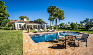 Prachtige, mediterrane luxevilla te koop in een afgeschermde urbanisatie op de Golden Mile van Marbella 785107 