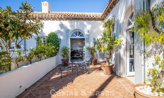 Prachtige, mediterrane luxevilla te koop in een afgeschermde urbanisatie op de Golden Mile van Marbella 785124 