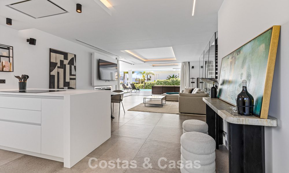 Instapklare, contemporaine luxevilla te koop aan de golfbaan op de New Golden Mile, Marbella - Estepona 785127