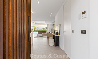 Instapklare, contemporaine luxevilla te koop aan de golfbaan op de New Golden Mile, Marbella - Estepona 785129 
