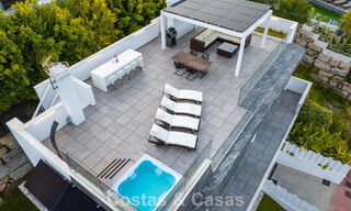 Instapklare, contemporaine luxevilla te koop aan de golfbaan op de New Golden Mile, Marbella - Estepona 785130 
