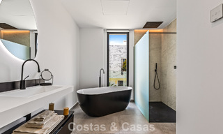 Instapklare, contemporaine luxevilla te koop aan de golfbaan op de New Golden Mile, Marbella - Estepona 785134 